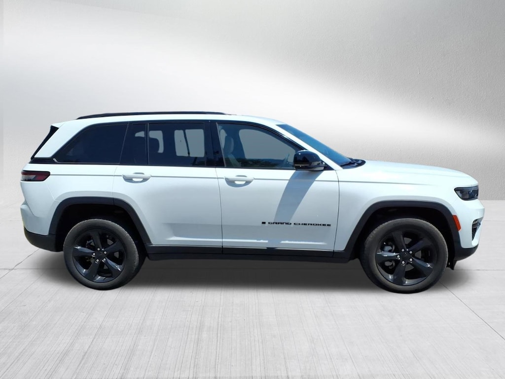 Used 2023 Jeep Grand Cherokee Limited SUV