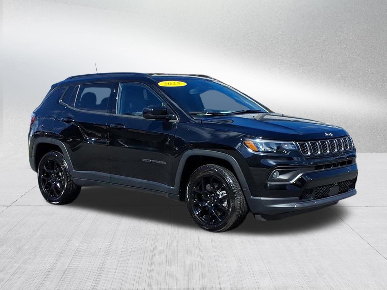 2025 Jeep Compass Latitude photo 2