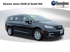 2026 Chrysler Pacifica SELECT Passenger Van