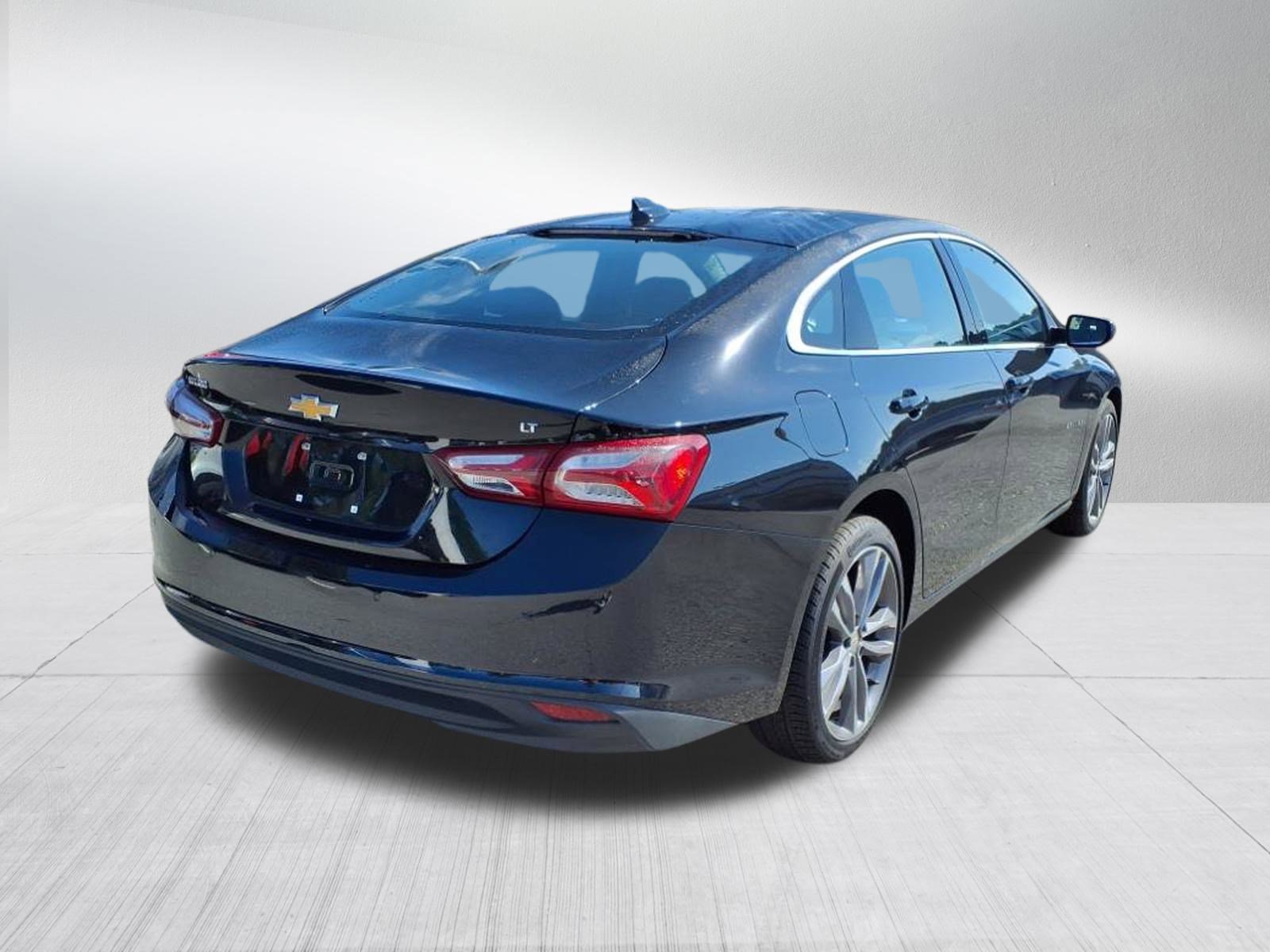 2024 Chevrolet Malibu Premier 2LT photo 4