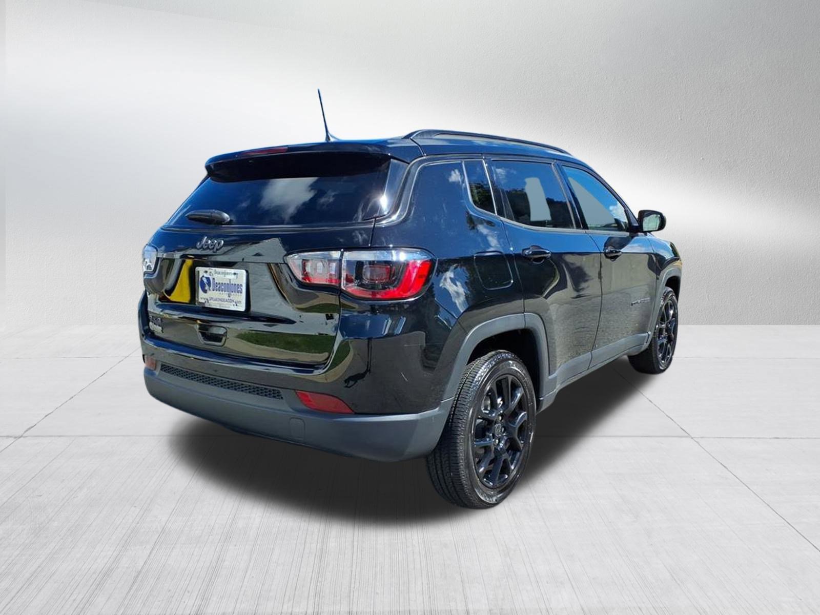 2025 Jeep Compass Latitude photo 4