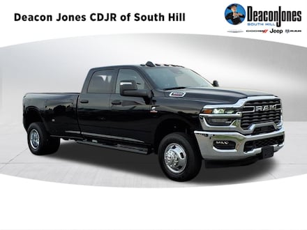 2026 Ram 3500 TRADESMAN CREW CAB 4X4 8' BOX Pickup