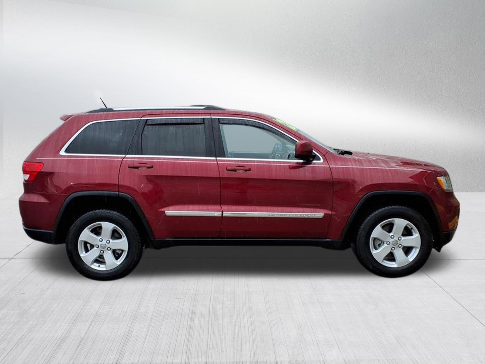 2012 Jeep Grand Cherokee Laredo photo 3