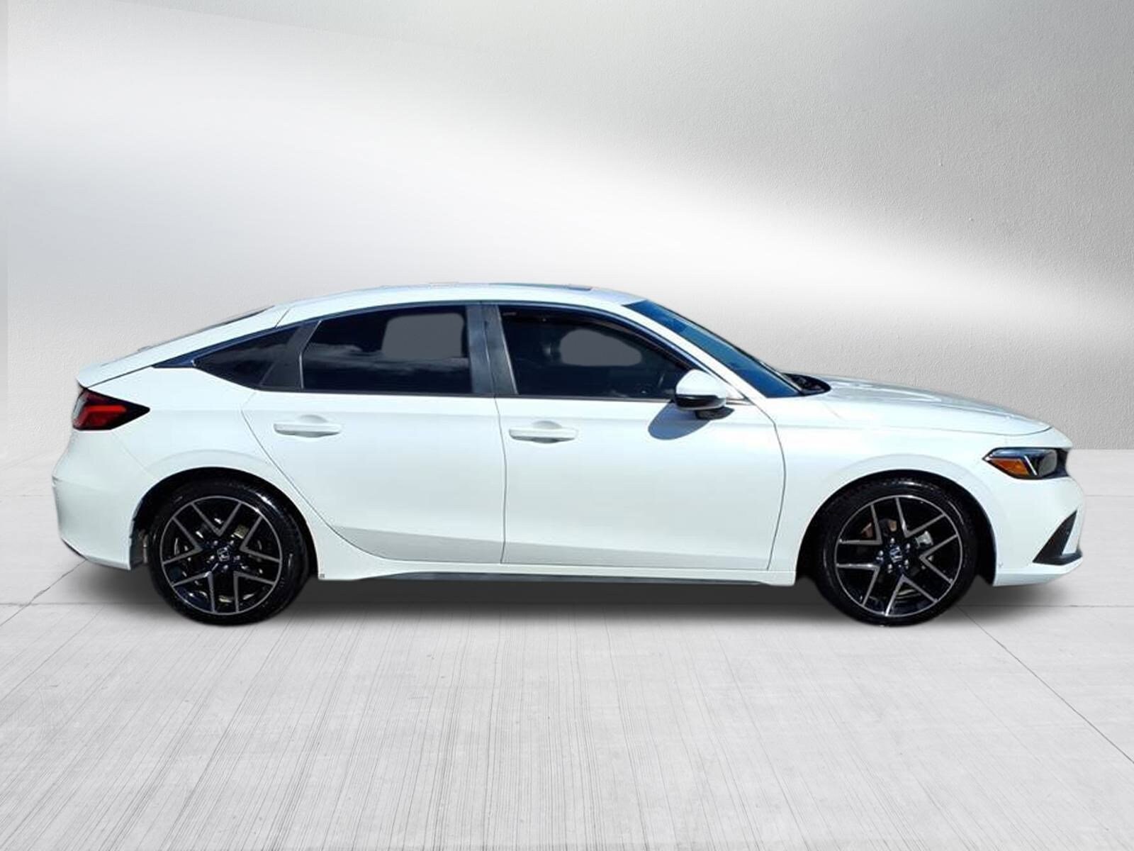 2022 Honda Civic Sport Touring photo 2