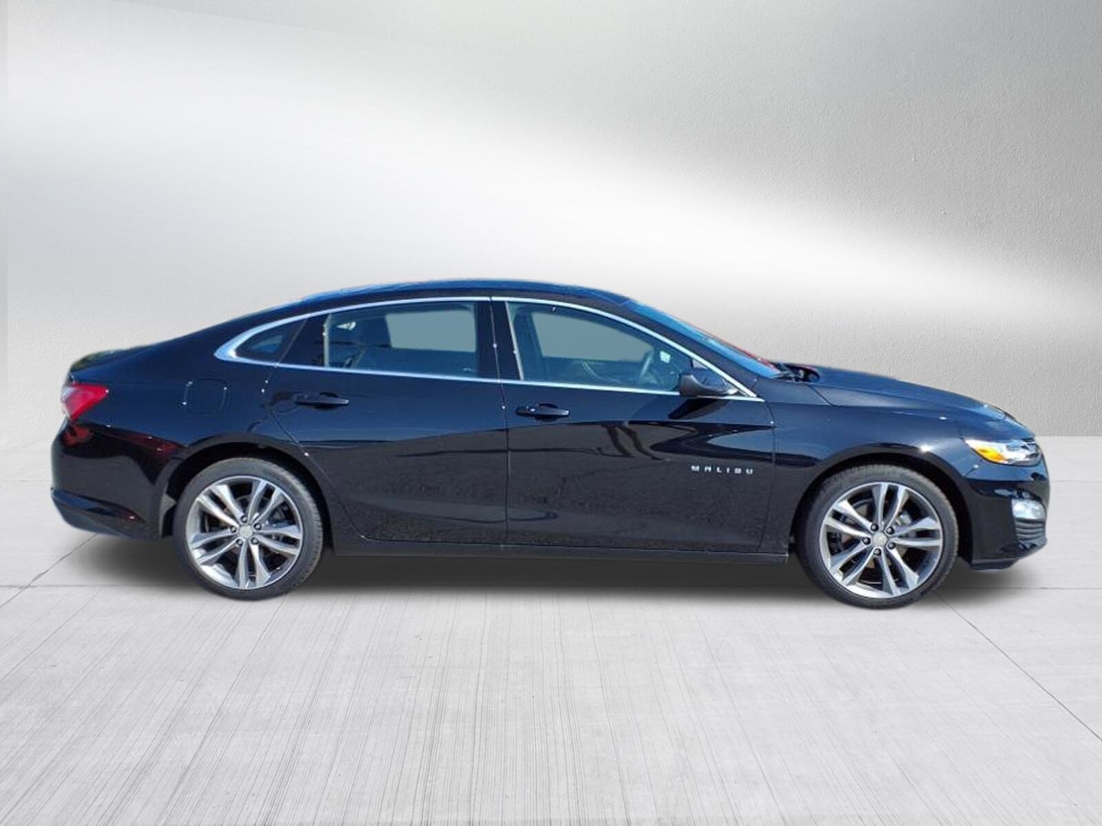 2024 Chevrolet Malibu Premier 2LT photo 3