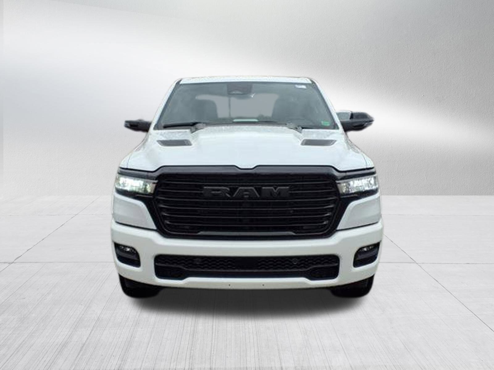 2025 Ram 1500 Laramie photo 3
