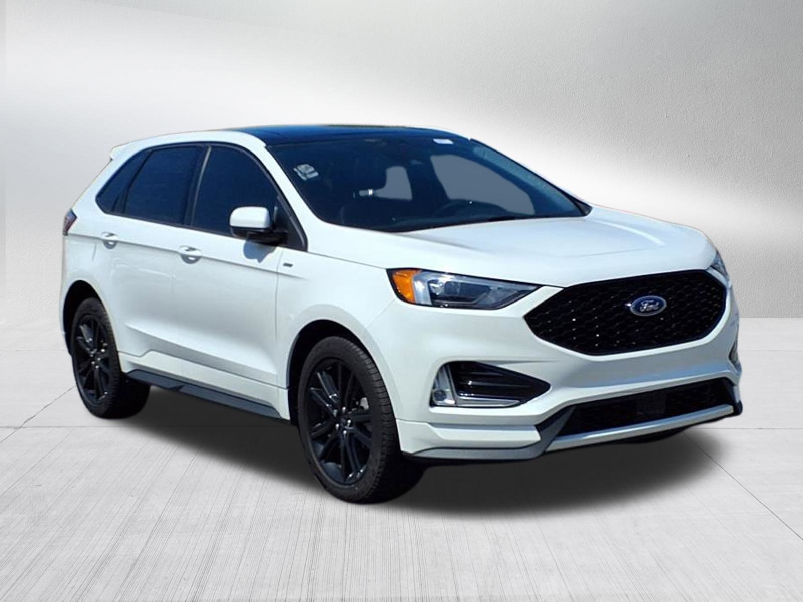 2022 Ford Edge ST photo 2