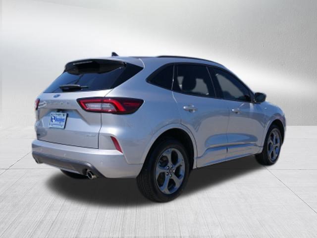 2023 Ford Escape ST-Line photo 2