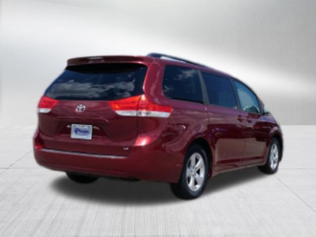 Used 2014 Toyota Sienna LE Van