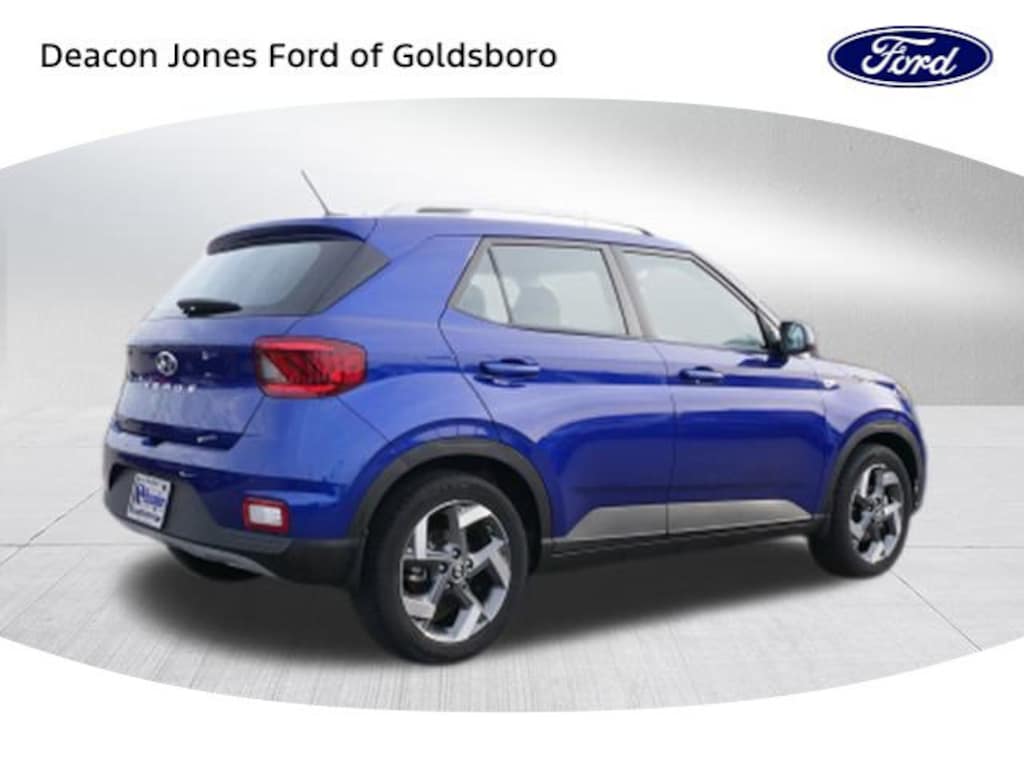 Used 2023 Hyundai Venue SEL SUV