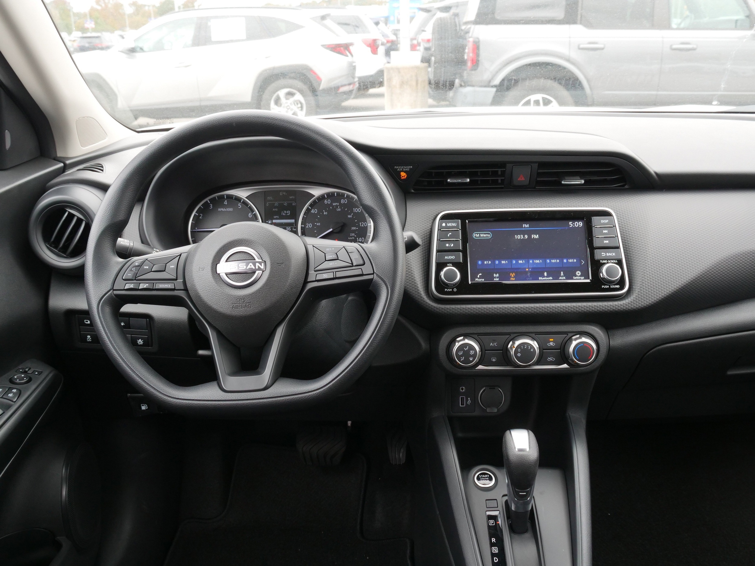 2025 Nissan KICKS PLAY Base - Photo 18