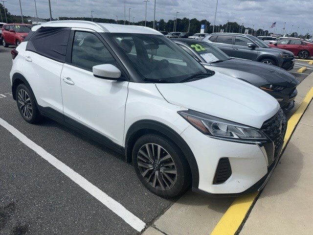 2023 Nissan Kicks SV photo 3