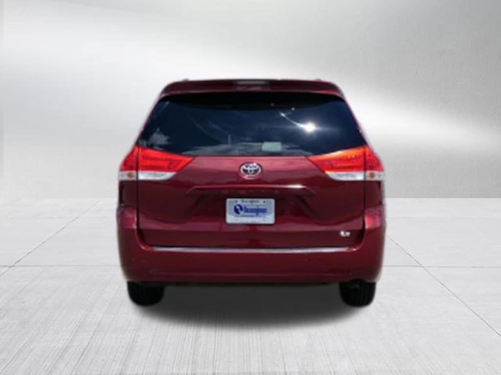 Used 2014 Toyota Sienna LE Van