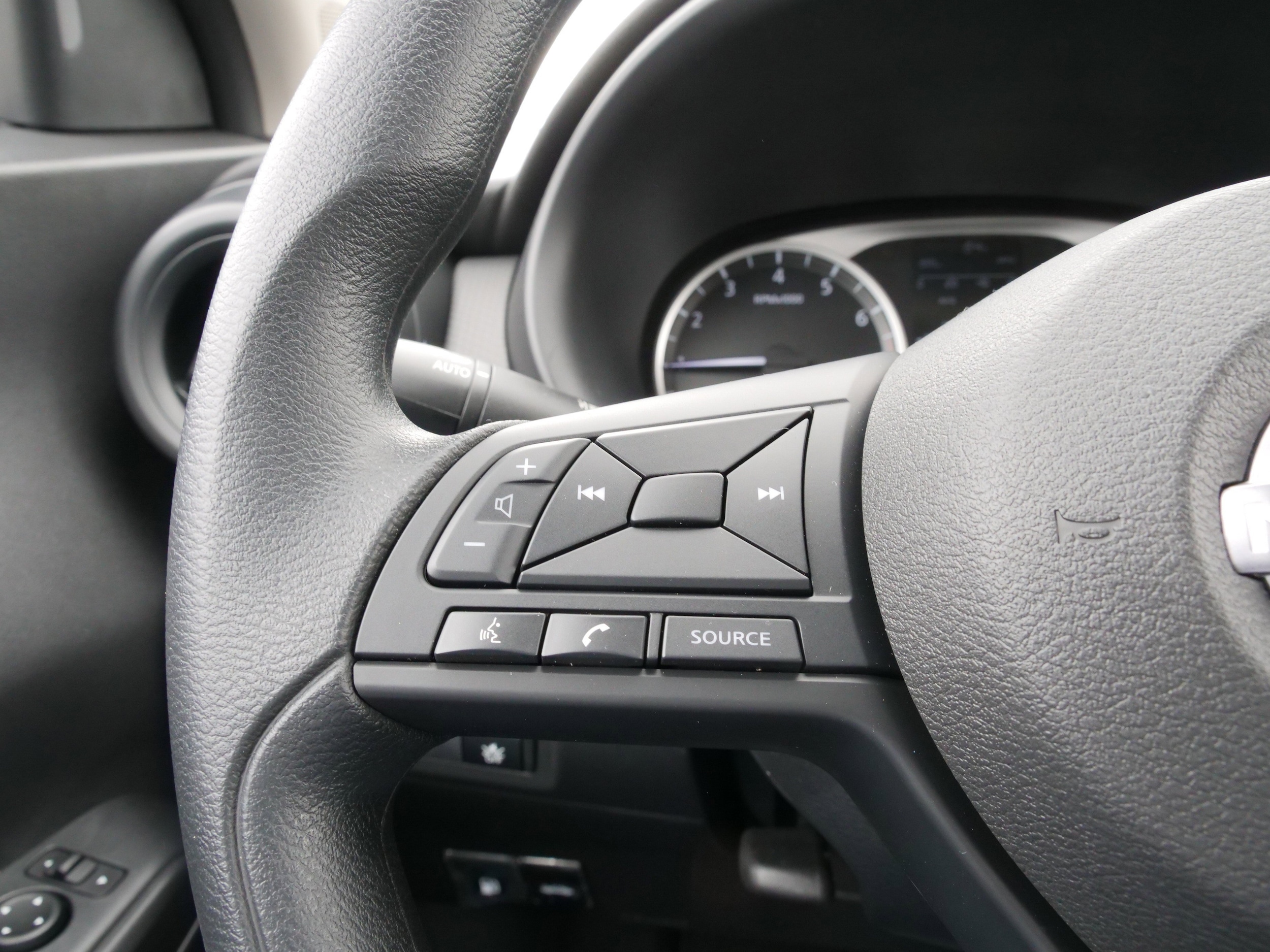2025 Nissan KICKS PLAY Base - Photo 20