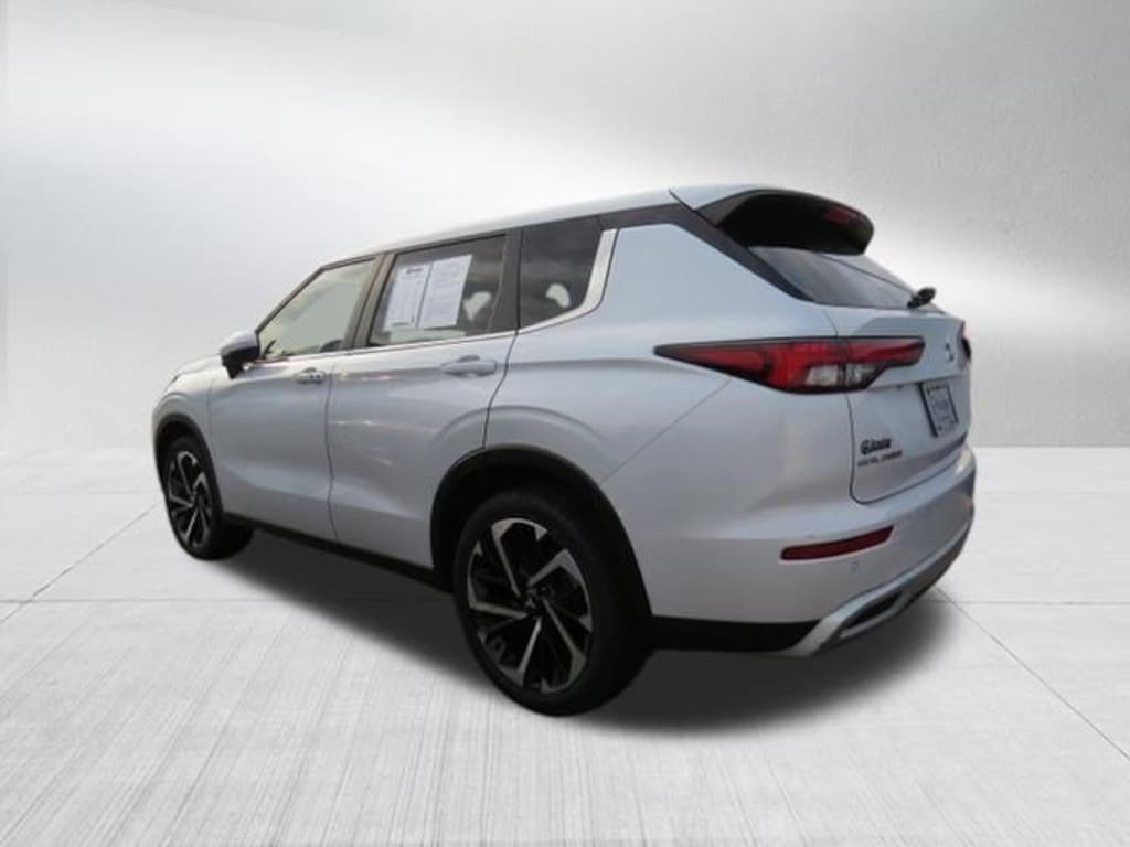 Used 2023 Mitsubishi Outlander SE SUV