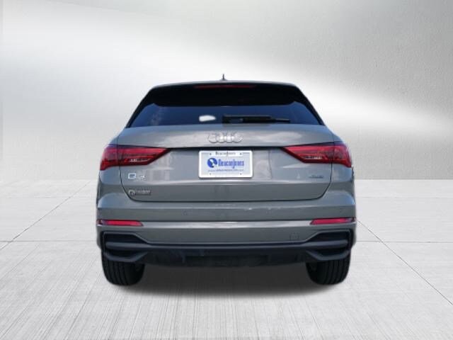 2024 Audi Q3 45 TFSI S line Premium photo 3