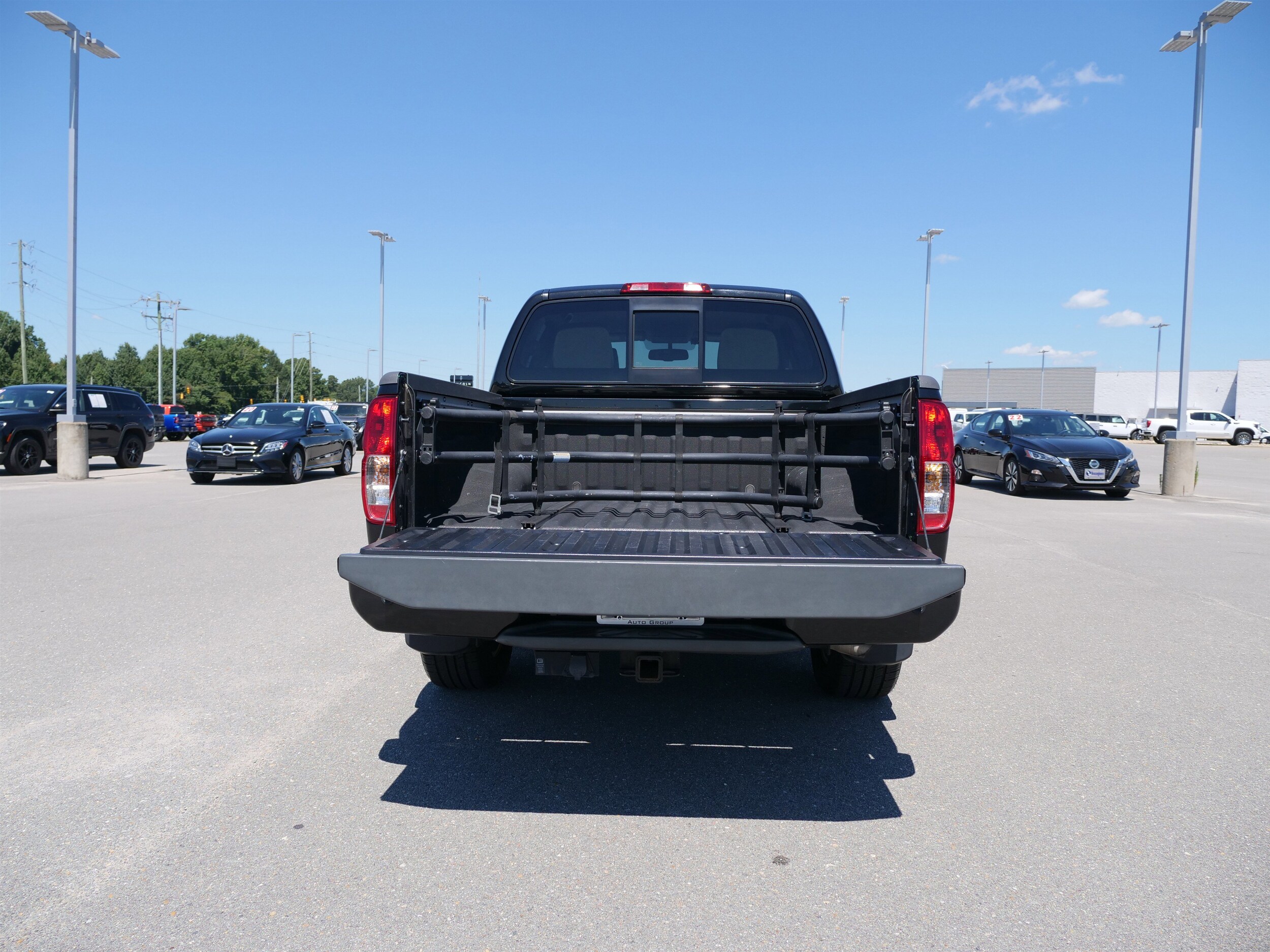 2019 Nissan Frontier SV photo 3