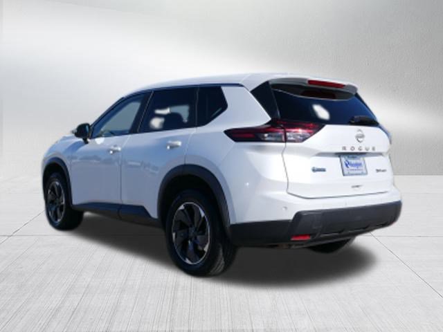 2024 Nissan Rogue SV photo 4