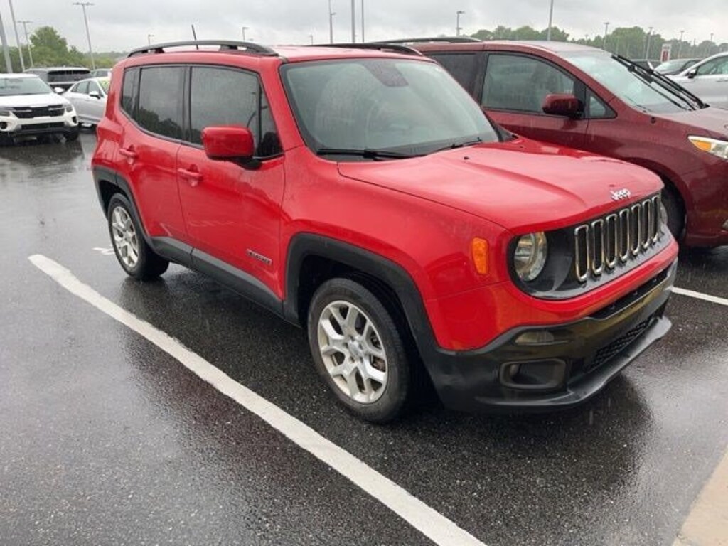 Used 2018 Jeep Renegade Latitude FWD SUV