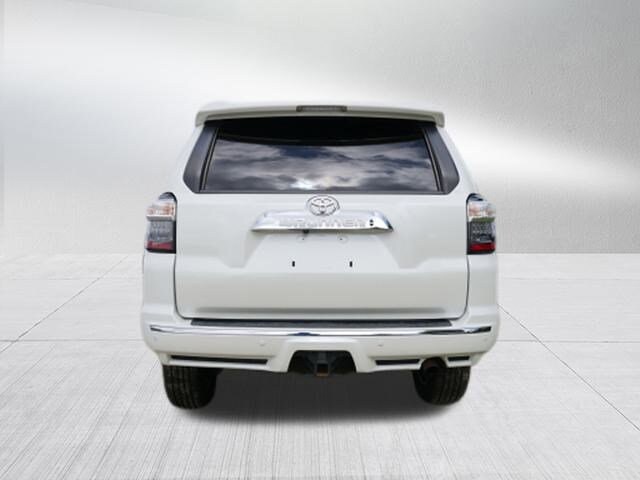 2022 Toyota 4Runner Limited photo 2