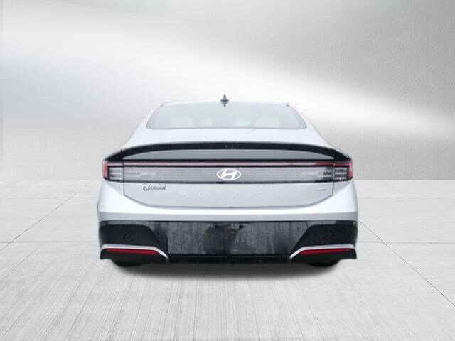 2024 Hyundai Sonata SEL photo 3