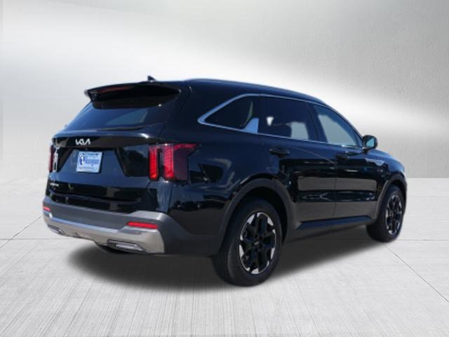 2024 Kia Sorento S photo 2
