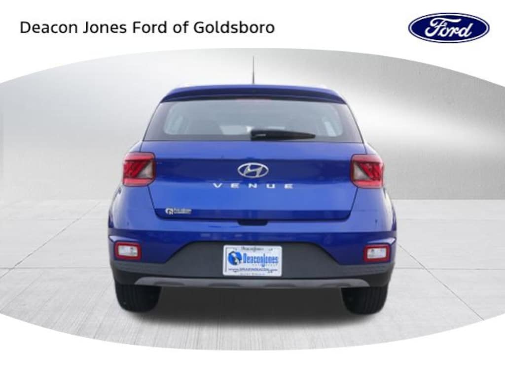Used 2023 Hyundai Venue SEL SUV