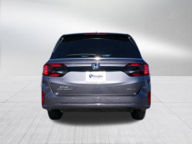 2026 Honda Odyssey Touring photo 4