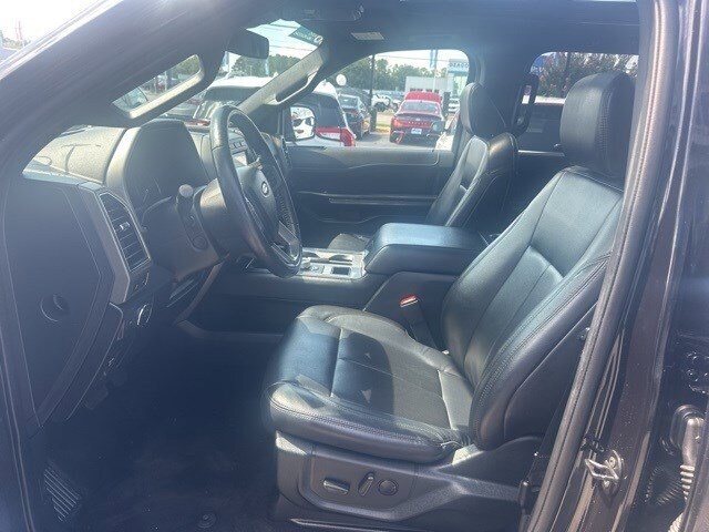 2021 Ford Expedition XLT photo 2