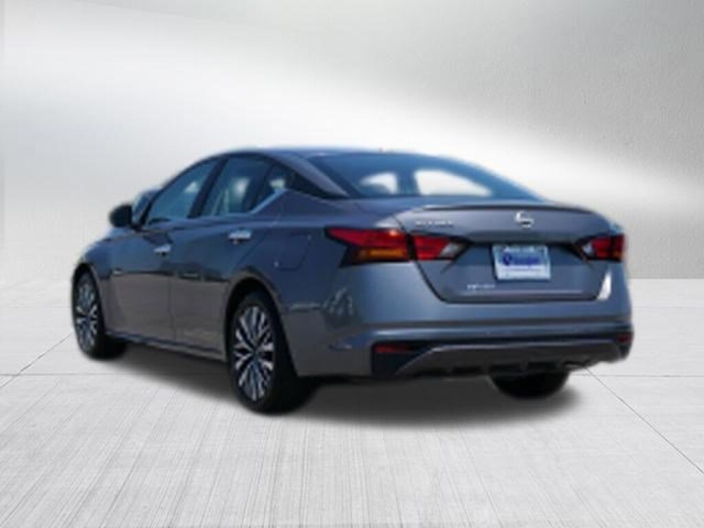 Used 2025 Nissan Altima SV Sedan