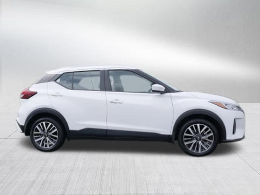 Used 2023 Nissan Kicks SV SUV
