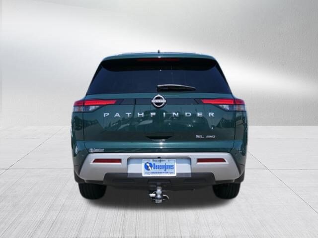 2024 Nissan Pathfinder SL photo 3