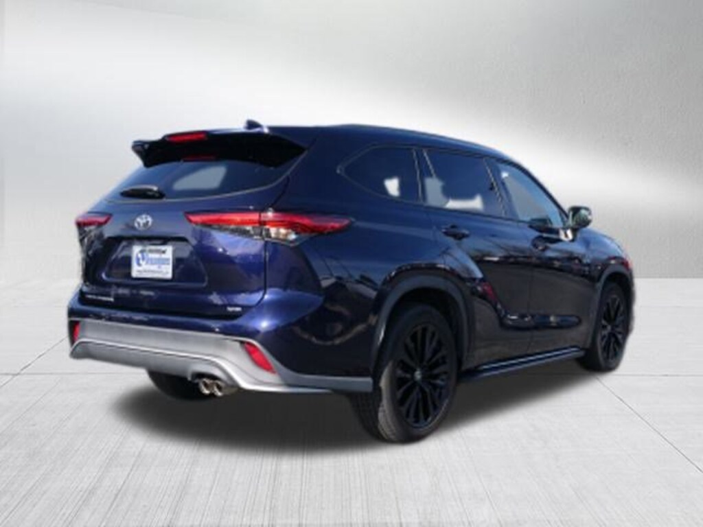 Used 2023 Toyota Highlander L SUV