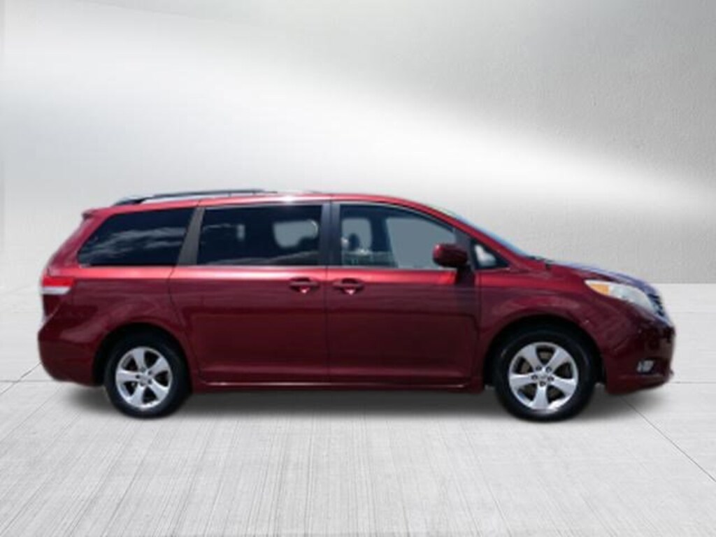 Used 2014 Toyota Sienna LE Van