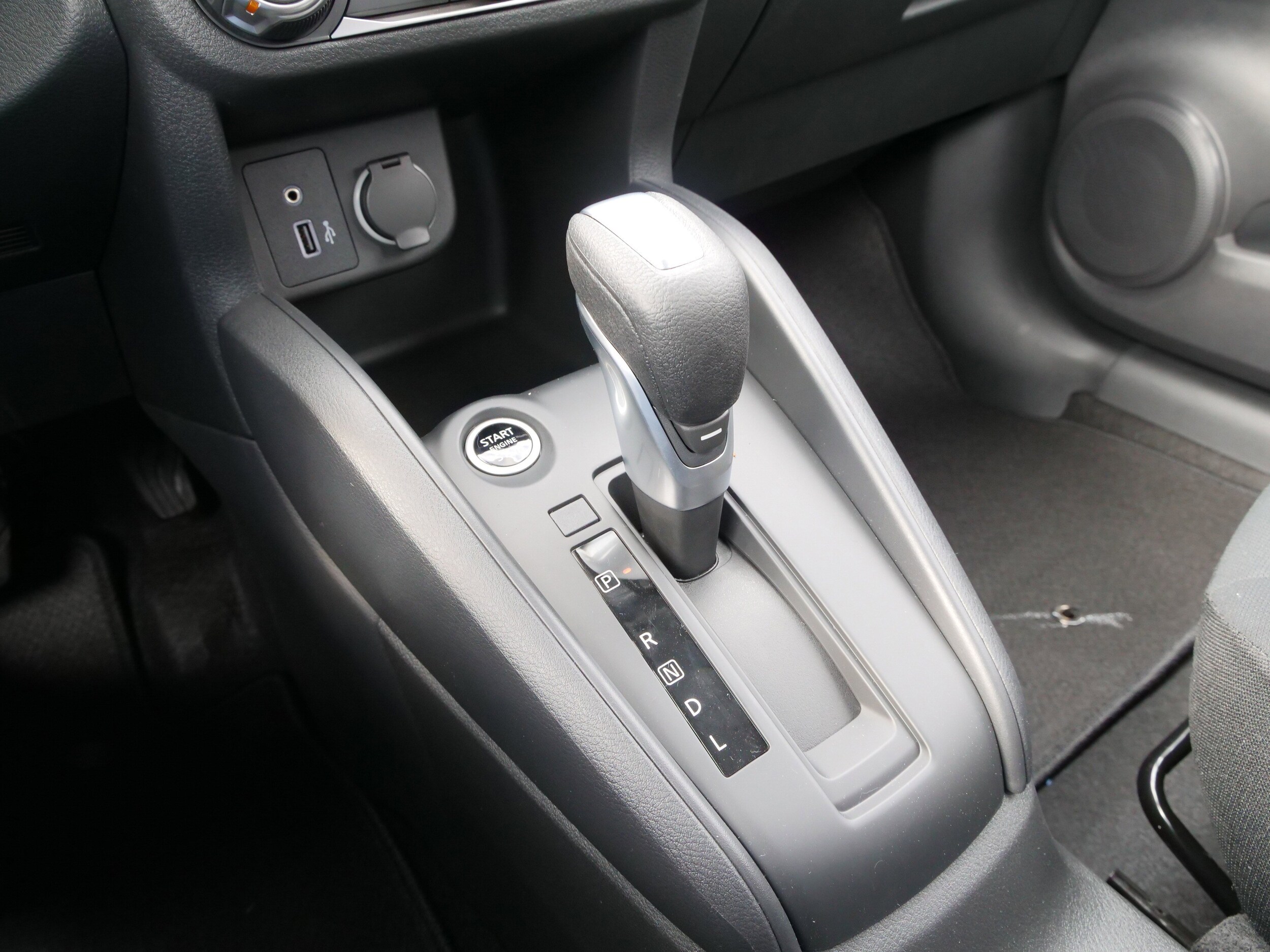 2025 Nissan KICKS PLAY Base - Photo 21