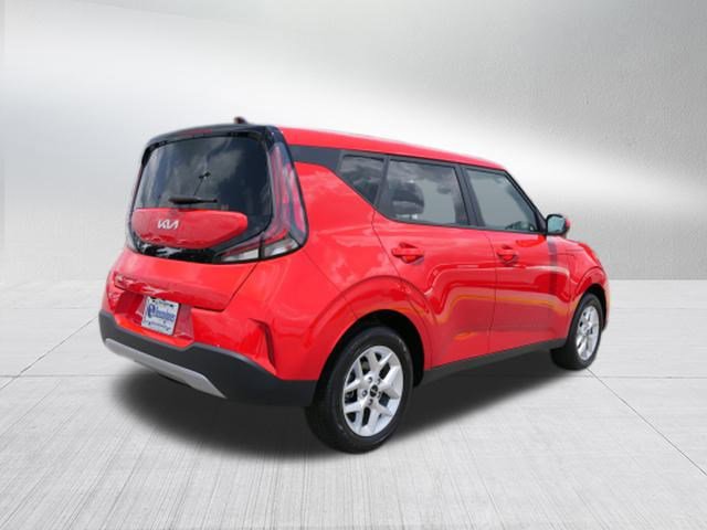2024 Kia Soul LX photo 2