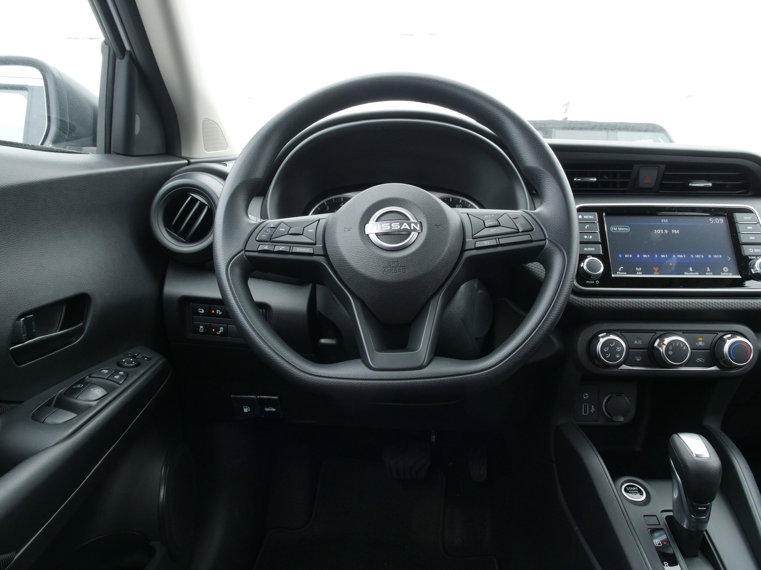 2025 Nissan KICKS PLAY Base - Photo 19