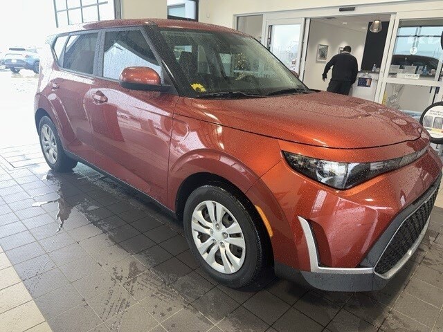 2023 Kia Soul LX photo 2