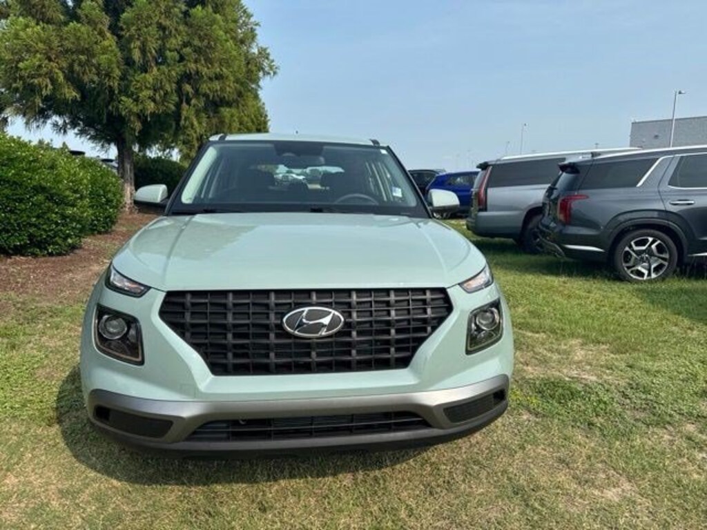Certified 2025 Hyundai Venue SE SUV