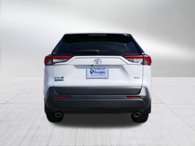 2025 Toyota RAV4 XLE Premium photo 3