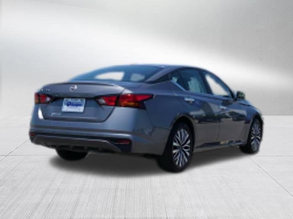 Used 2025 Nissan Altima SV Sedan