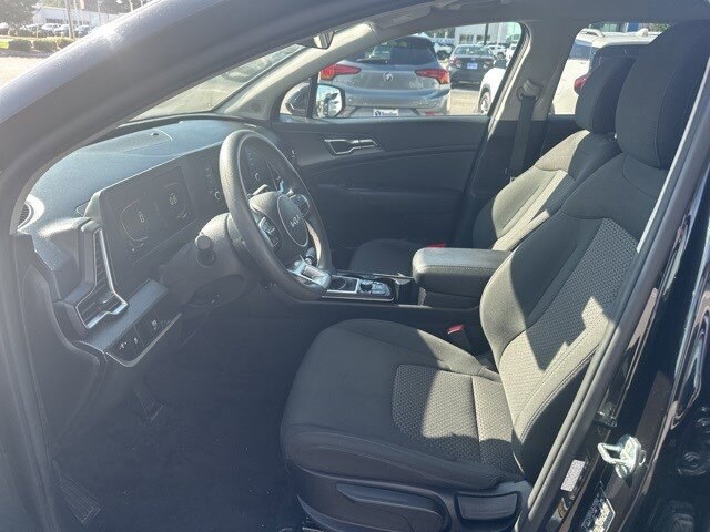 2023 Kia Sportage LX photo 2
