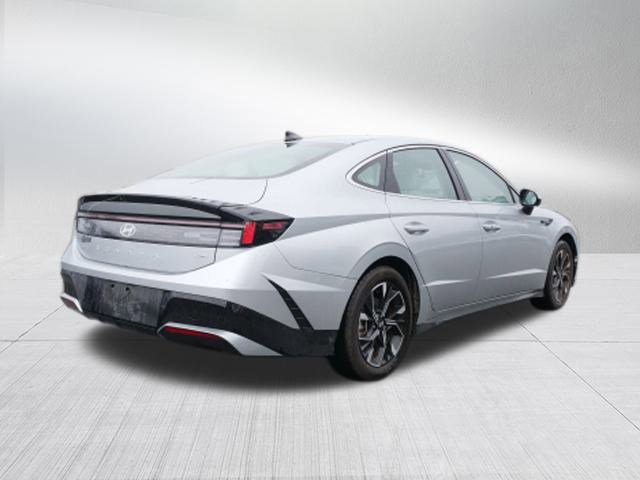 2024 Hyundai Sonata SEL photo 2