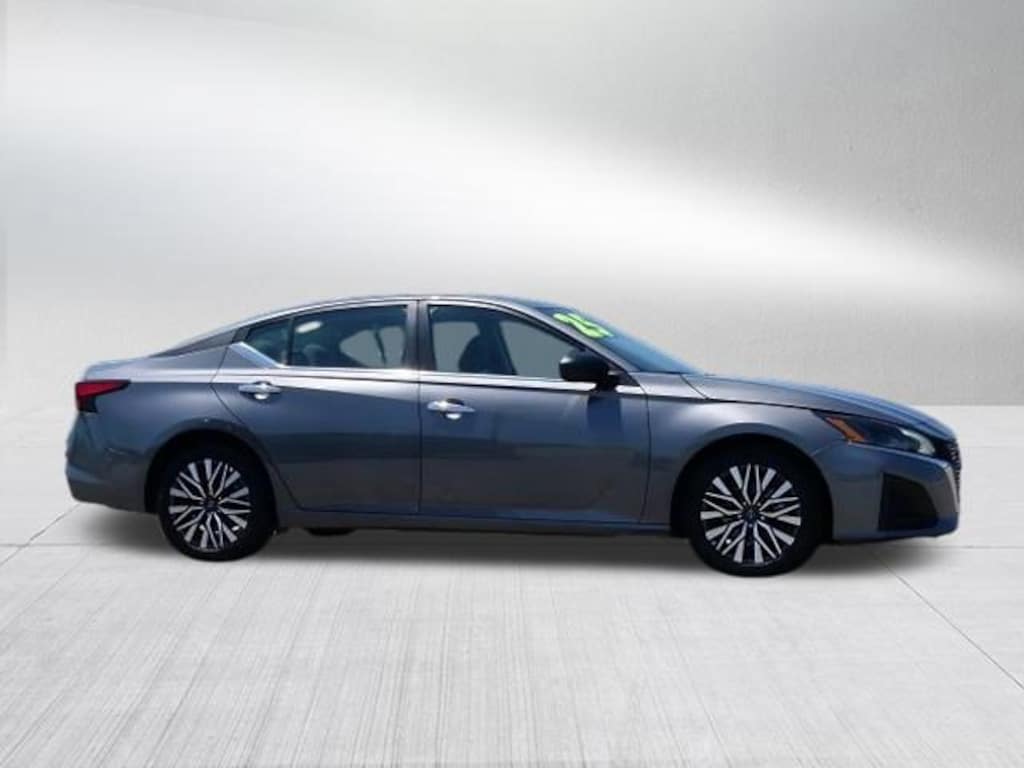 Used 2025 Nissan Altima SV Sedan