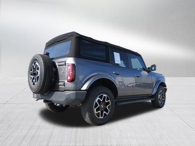 2022 Ford Bronco Outer Banks photo 2