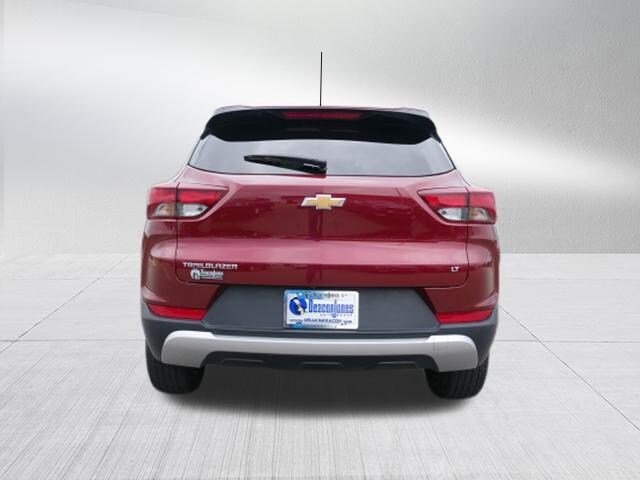 2023 Chevrolet Trailblazer LT photo 2