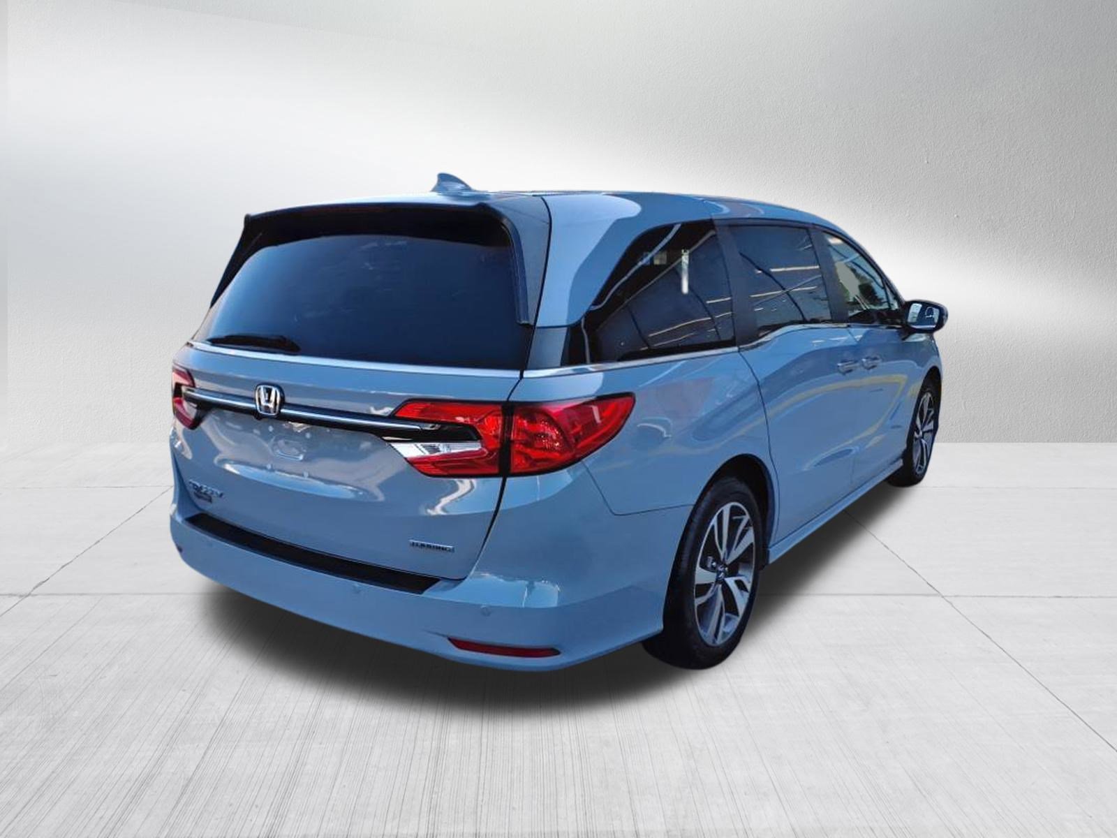 2023 Honda Odyssey Touring photo 4