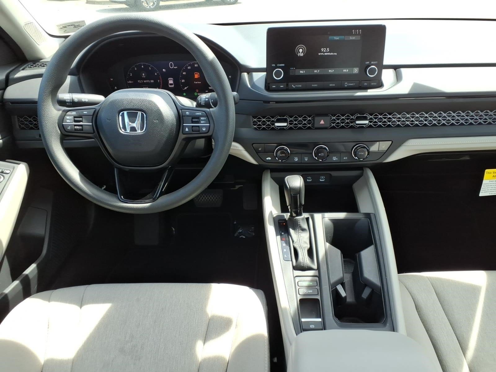 2025 Honda Accord SE - Photo 15