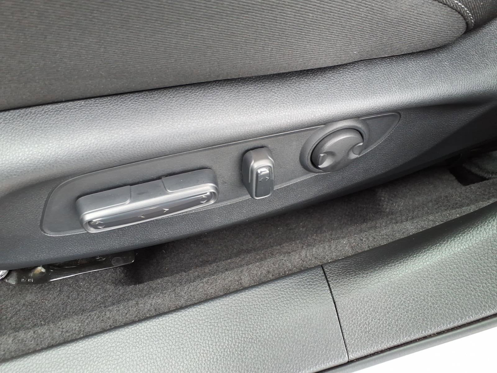 2025 Honda Accord SE - Photo 18