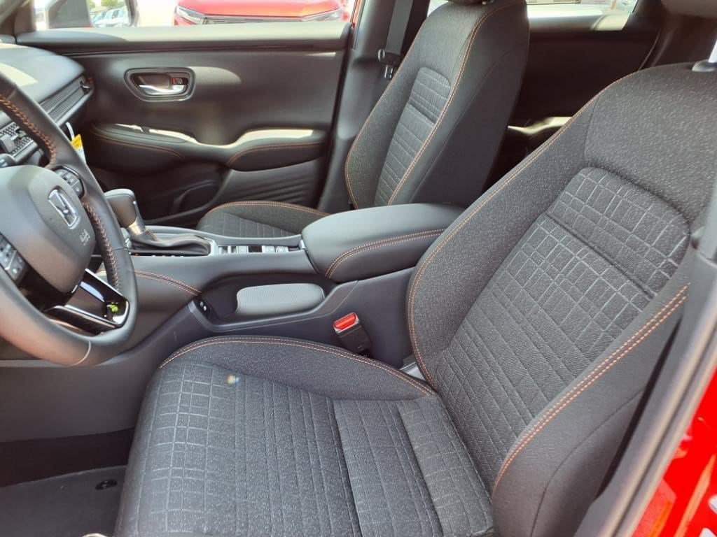 2025 Honda HR-V Sport - Photo 17